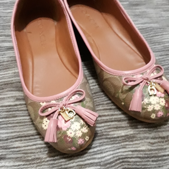 coach flat shoes - Picture 4 of 4